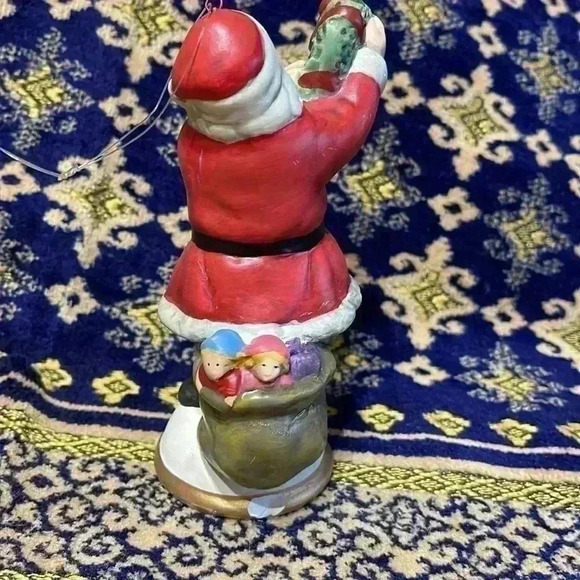 Vintage Ceramic Santa. Painted in 1914. Small chip on the back. - Picture 3 of 9